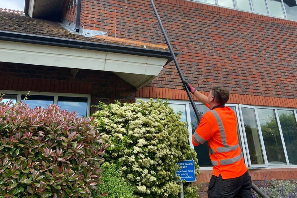 gutter cleaning ivanhoe